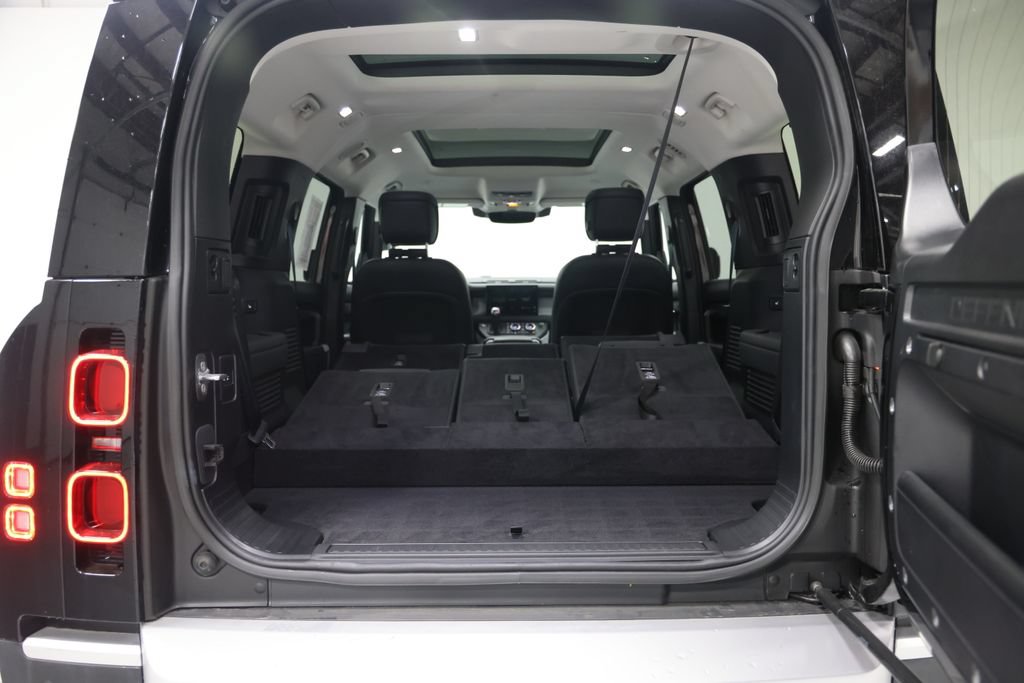 Used 2023 Land Rover Defender 130 SE AWD/4WD image 14