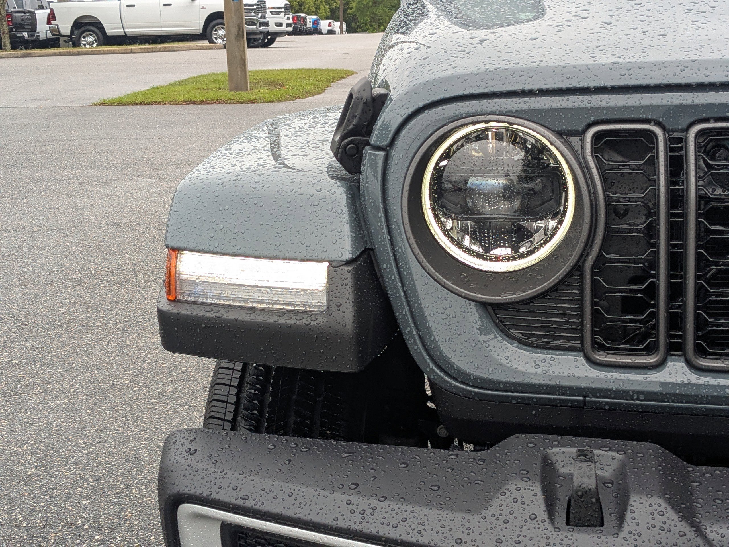 New 2026 Jeep Gladiator Sport AWD/4WD image 8