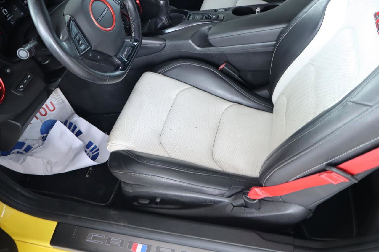 Used 2017 Chevrolet Camaro SS RWD image 13