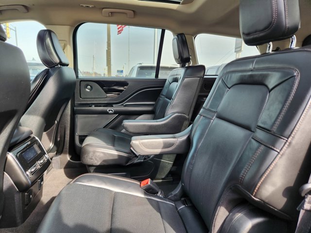 Used 2023 Lincoln Aviator Reserve w/ Jet Package image 30