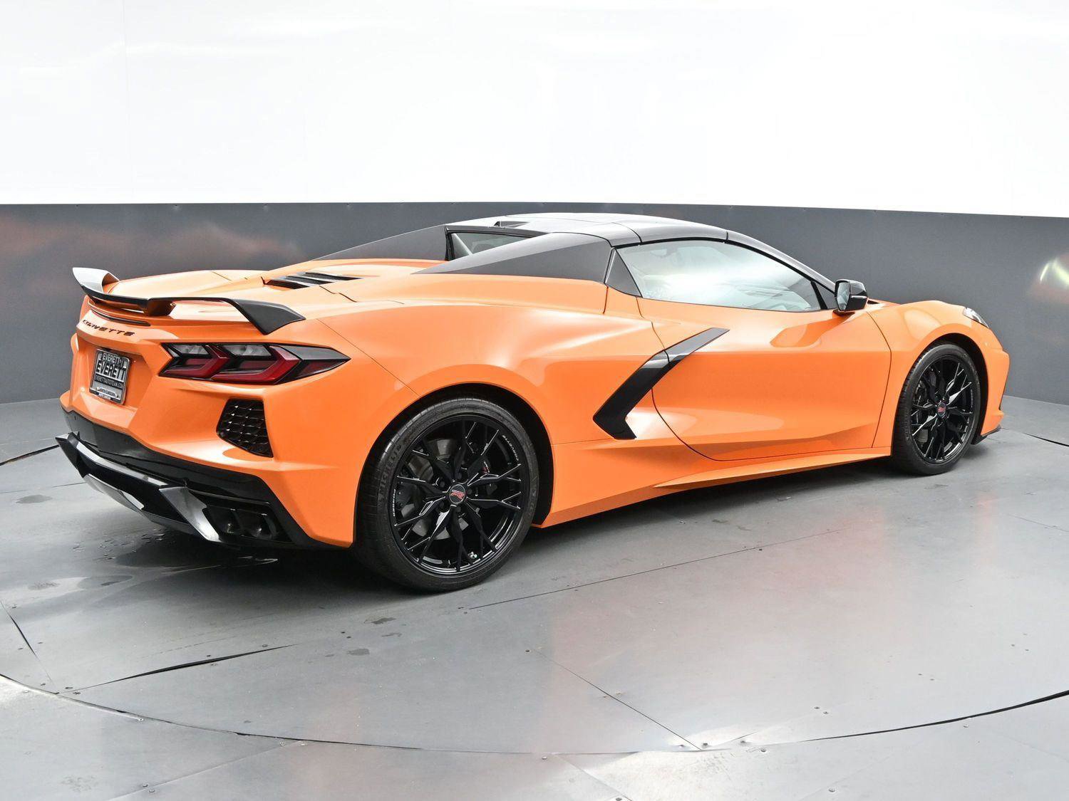 Used 2024 Chevrolet Corvette Stingray Premium Conv w/ Z51 Performance Package RWD image 7