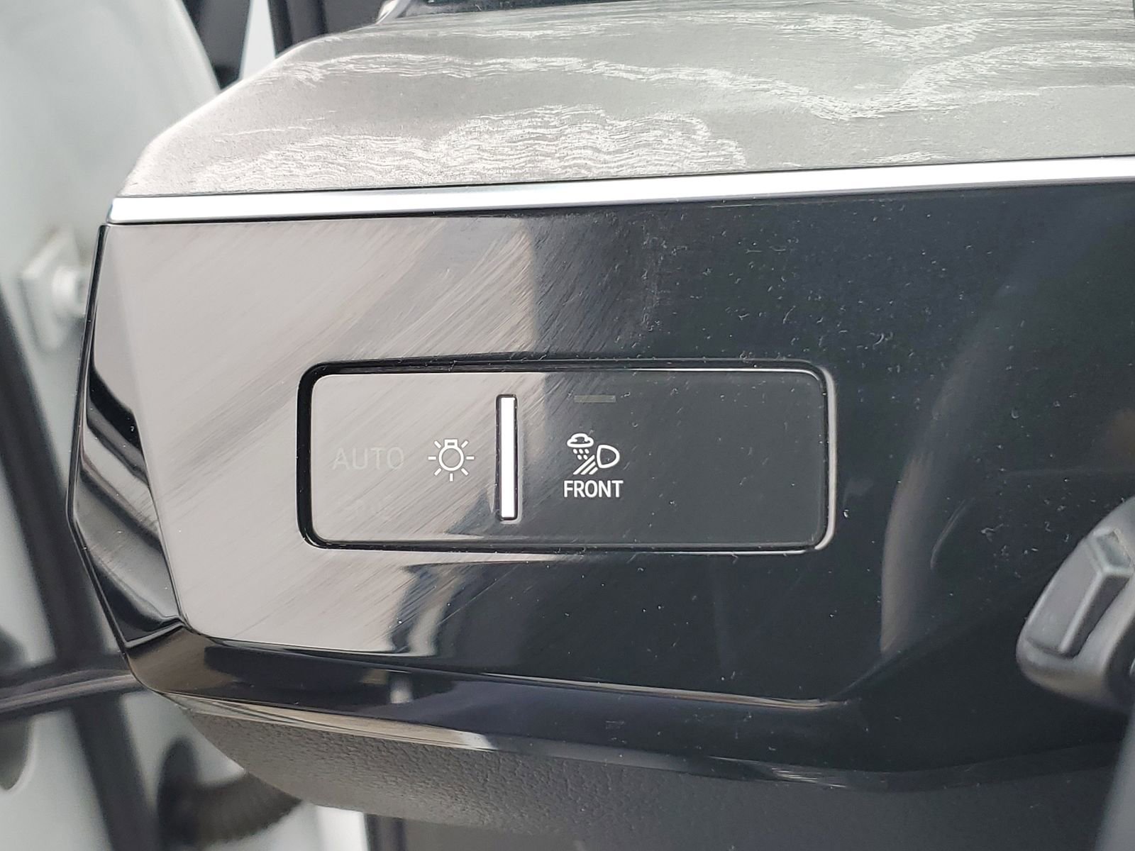 Used 2023 Audi e-tron Premium Plus w/ Premium Plus Package AWD/4WD image 24