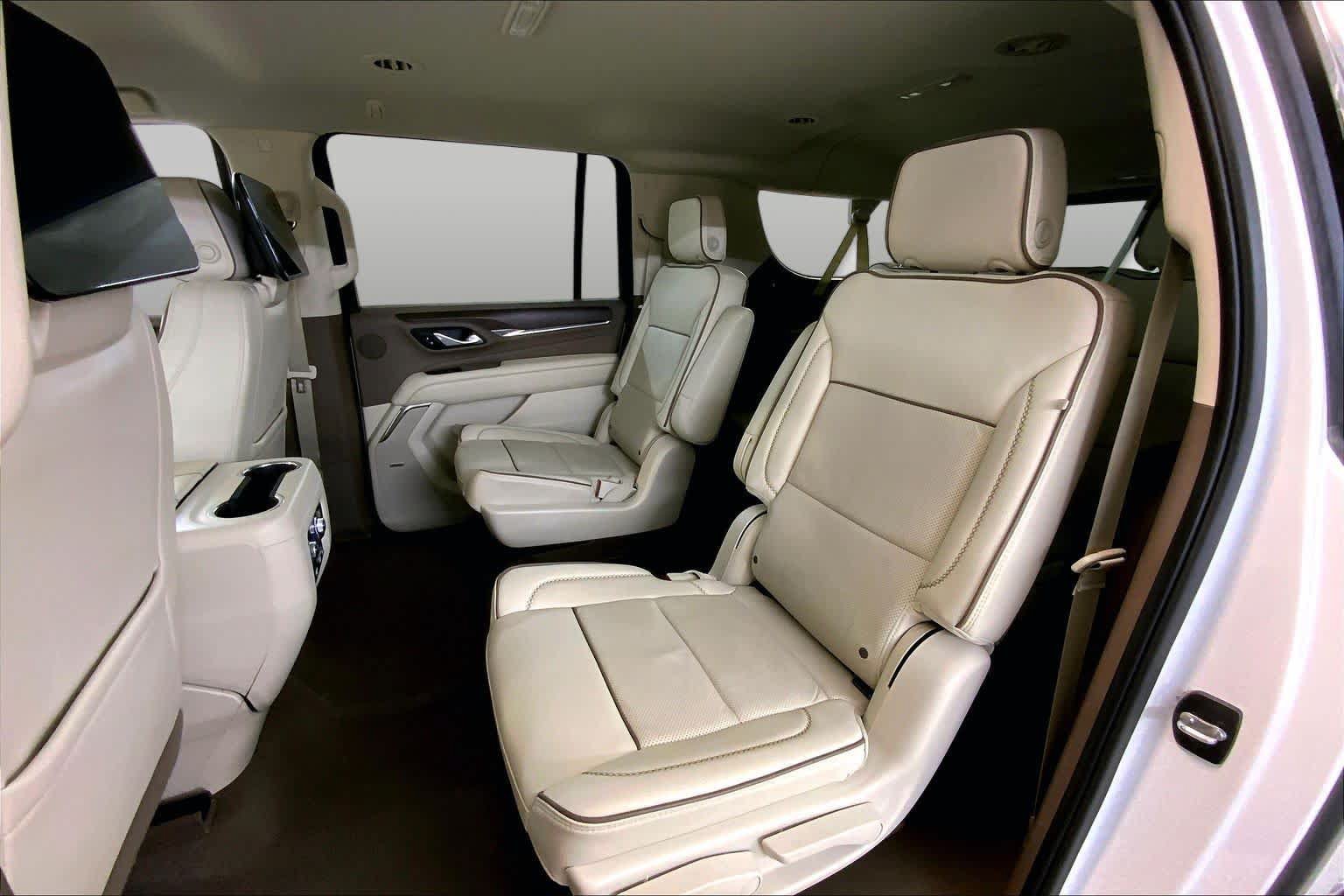 Used 2023 GMC Yukon XL Denali w/ Advanced Technology Package AWD/4WD image 20