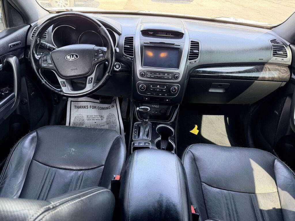 Used 2014 Kia Sorento SX image 8