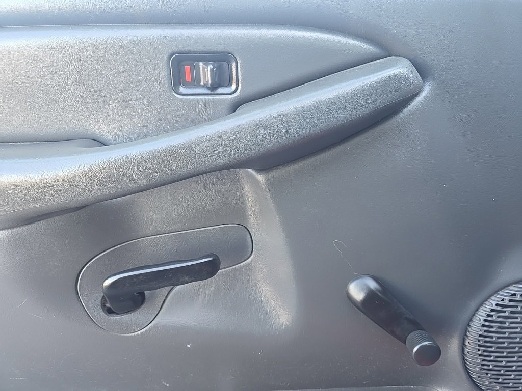 Used 2005 Chevrolet Silverado 1500 W/T image 13