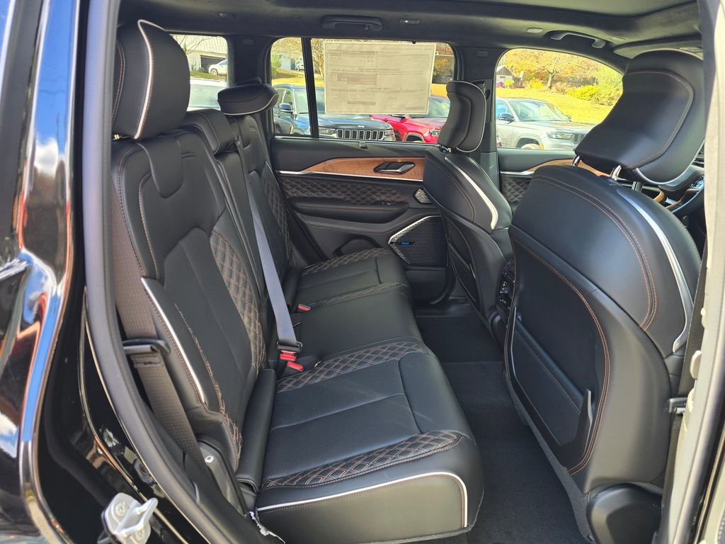 New 2025 Jeep Grand Cherokee Summit image 28