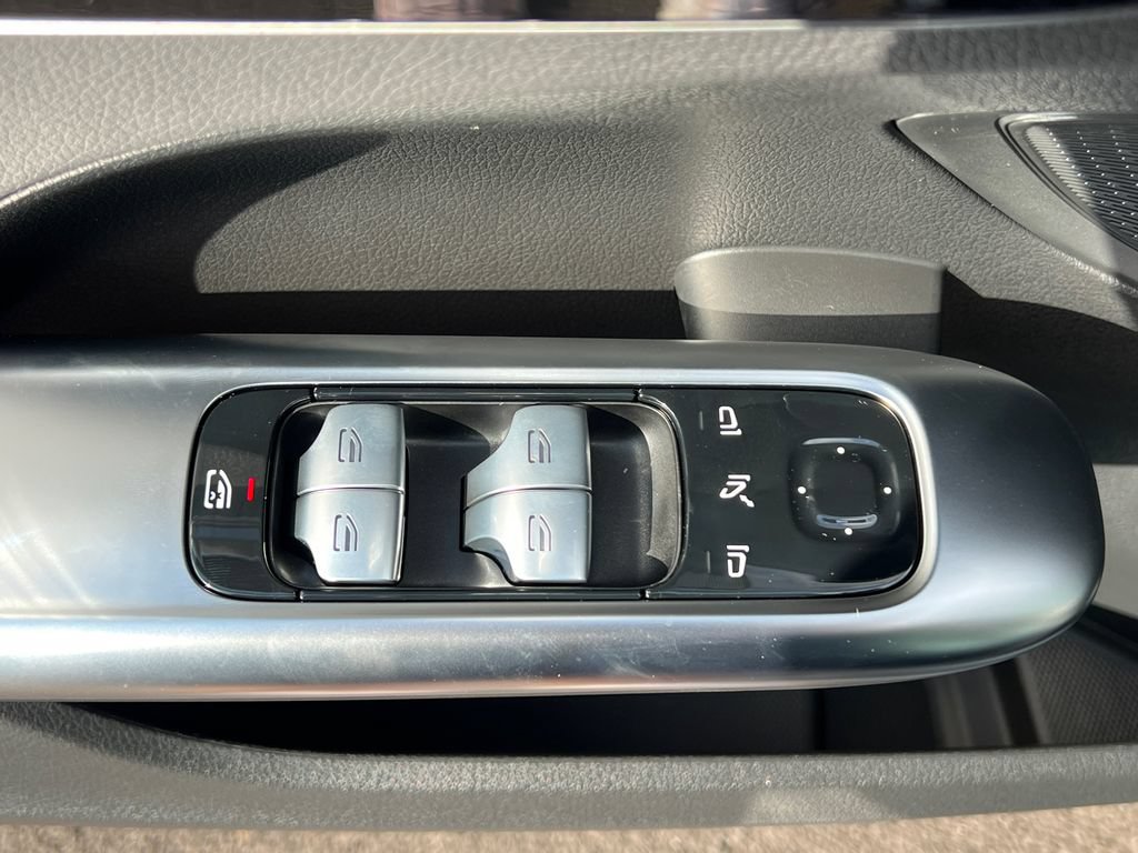New 2026 Mercedes-Benz C 300 4MATIC Sedan image 11
