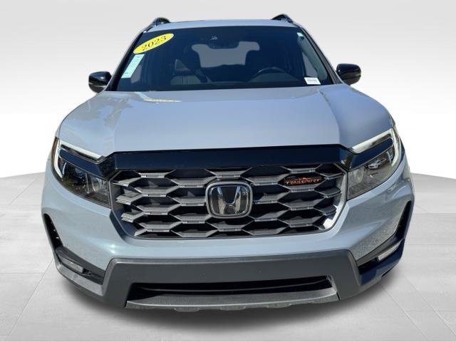 Used 2023 Honda Passport TrailSport image 2