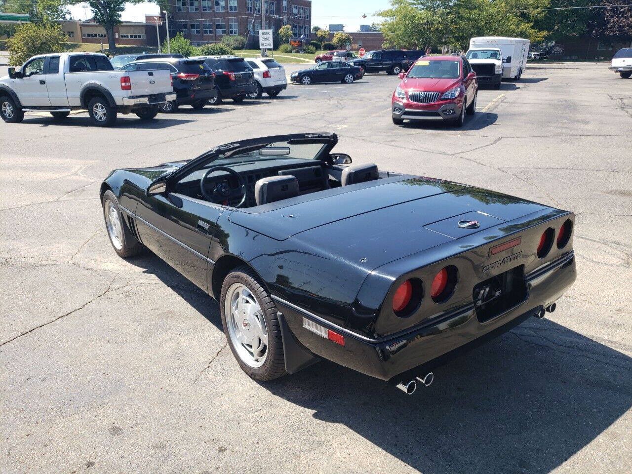 Used 1989 Chevrolet Corvette Convertible RWD image 19