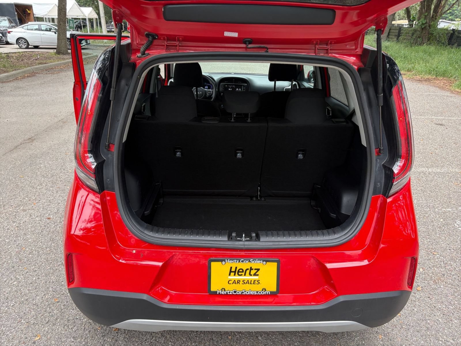 Used 2025 Kia Soul LX w/ LX Technology Package FWD image 28