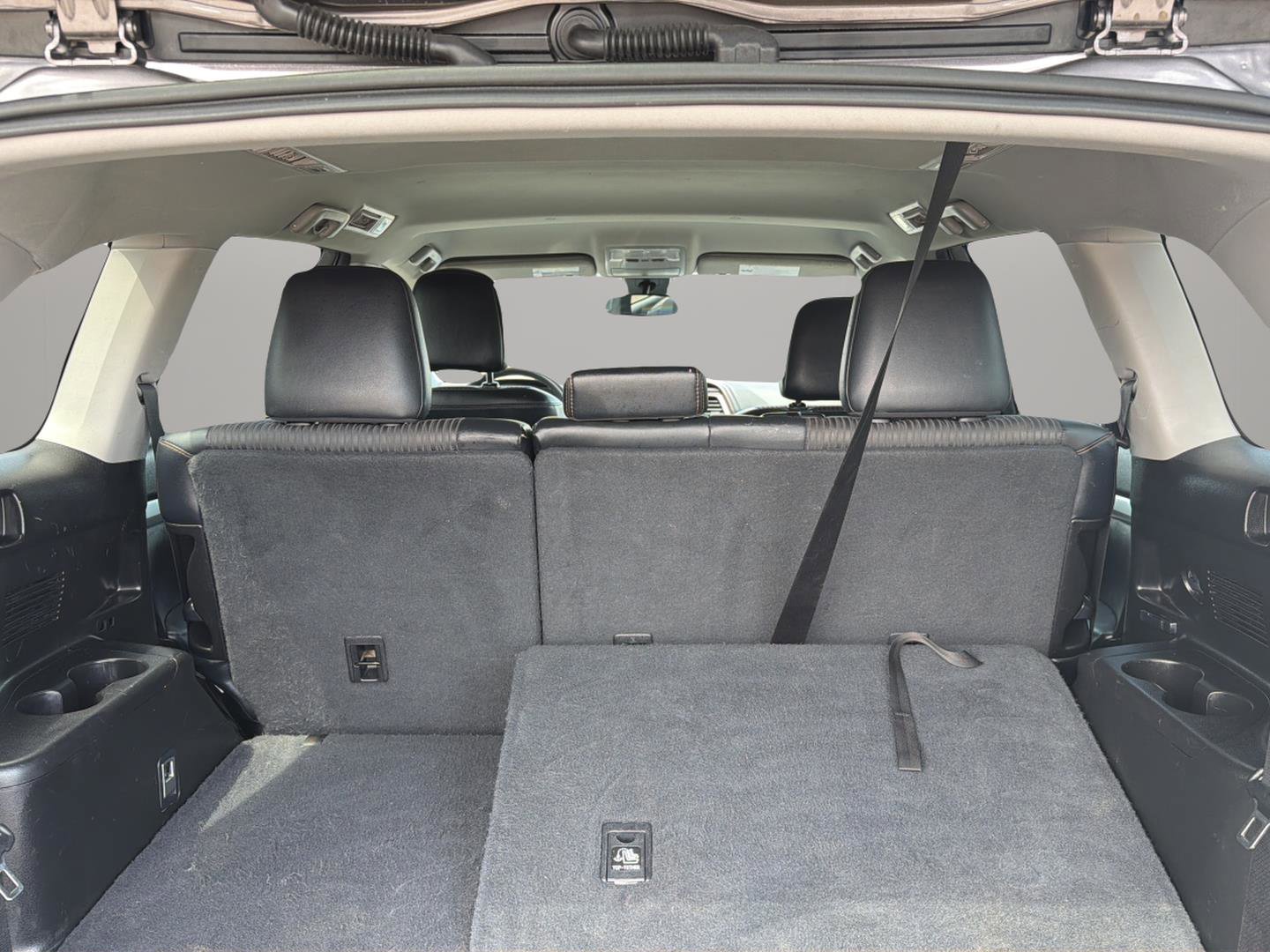 Used 2017 Toyota Highlander Plus w/ Carpet Mat Package AWD/4WD image 23