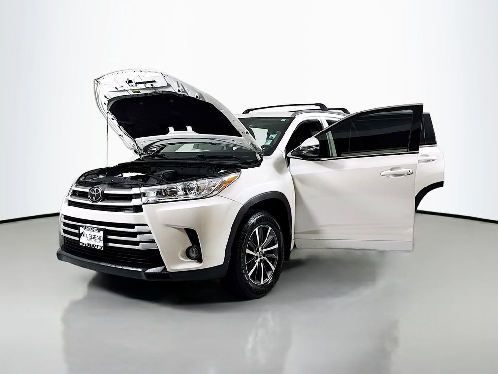 Used 2018 Toyota Highlander XLE AWD/4WD image 18