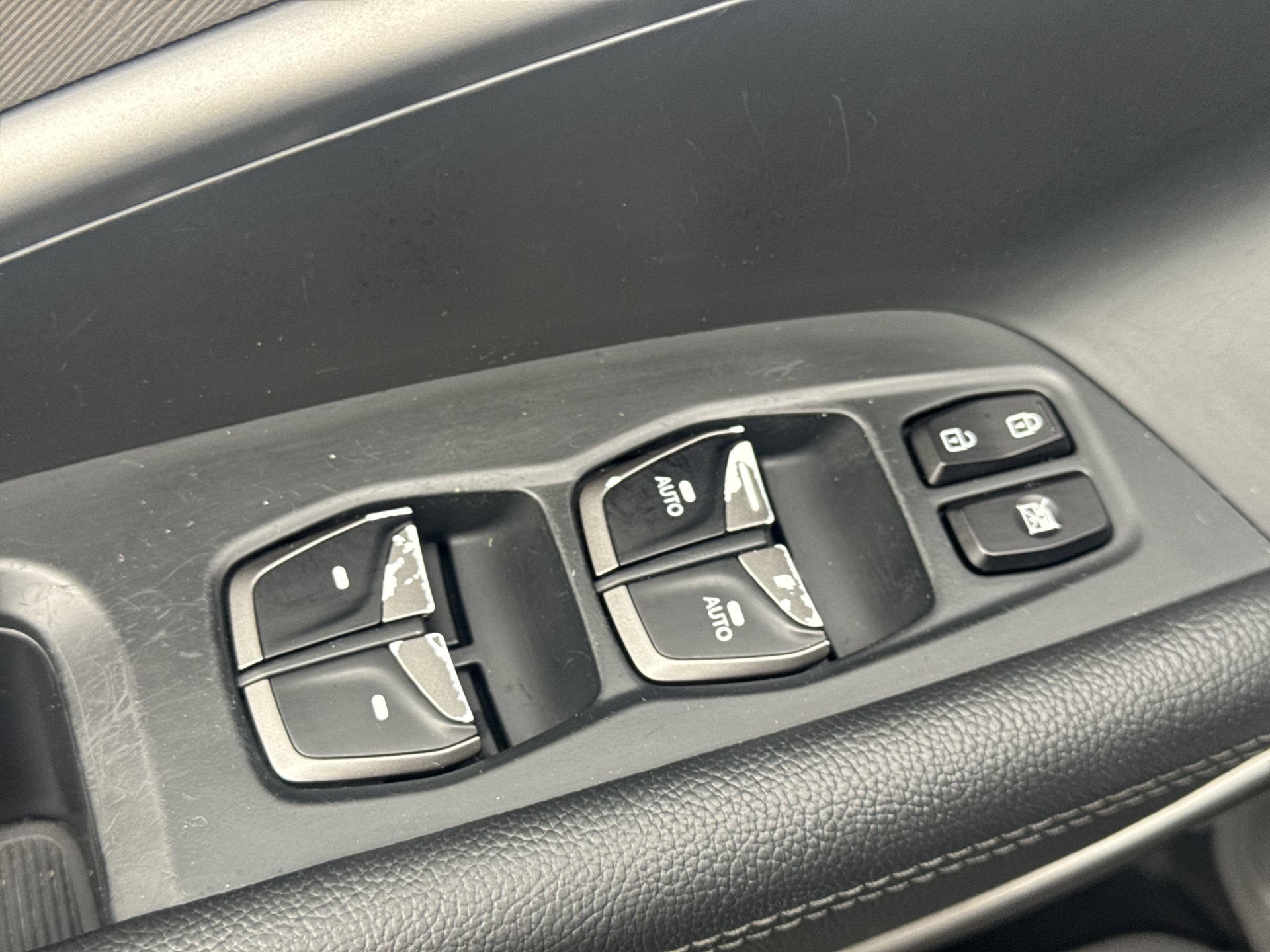Used 2018 Hyundai Santa Fe SE w/ SE Premium Package 02 AWD/4WD image 13