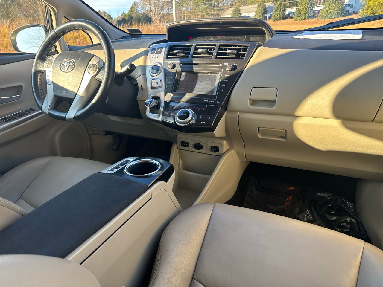 Used 2014 Toyota Prius V Four image 22