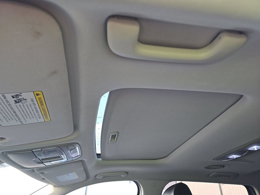 Used 2025 Kia Telluride S FWD image 18