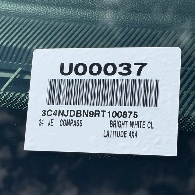 Used 2024 Jeep Compass Latitude AWD/4WD image 13