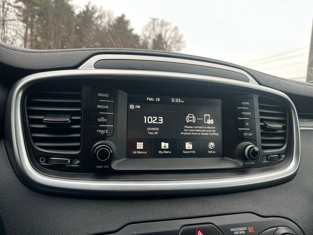 Used 2019 Kia Sorento LX image 9