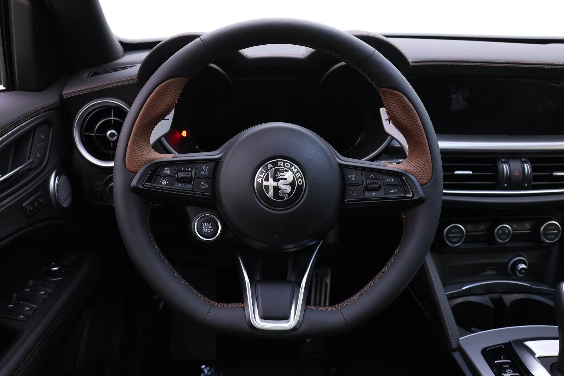 New 2025 Alfa Romeo Stelvio Sprint image 14