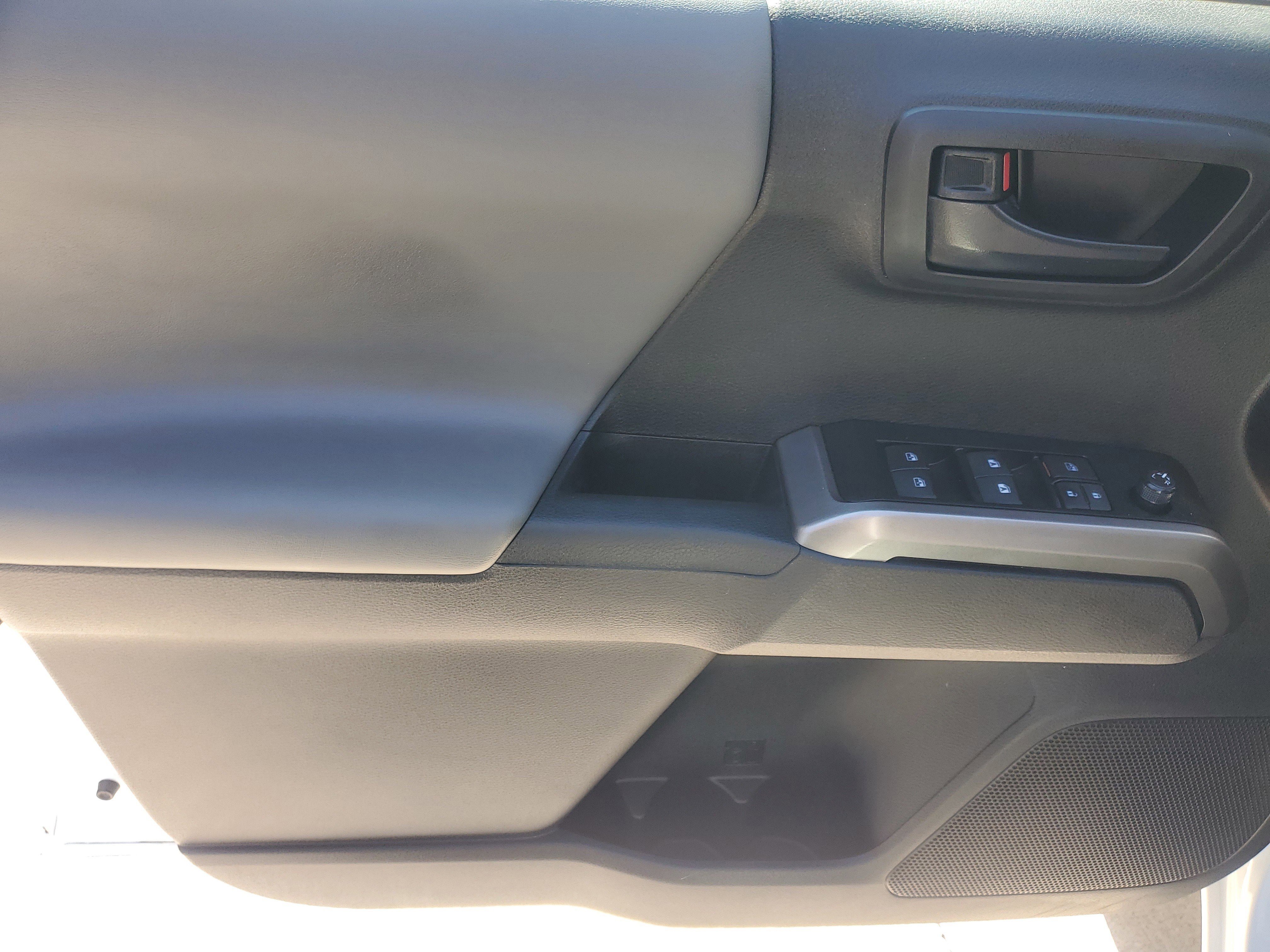 Used 2023 Toyota Tacoma SR5 AWD/4WD image 17