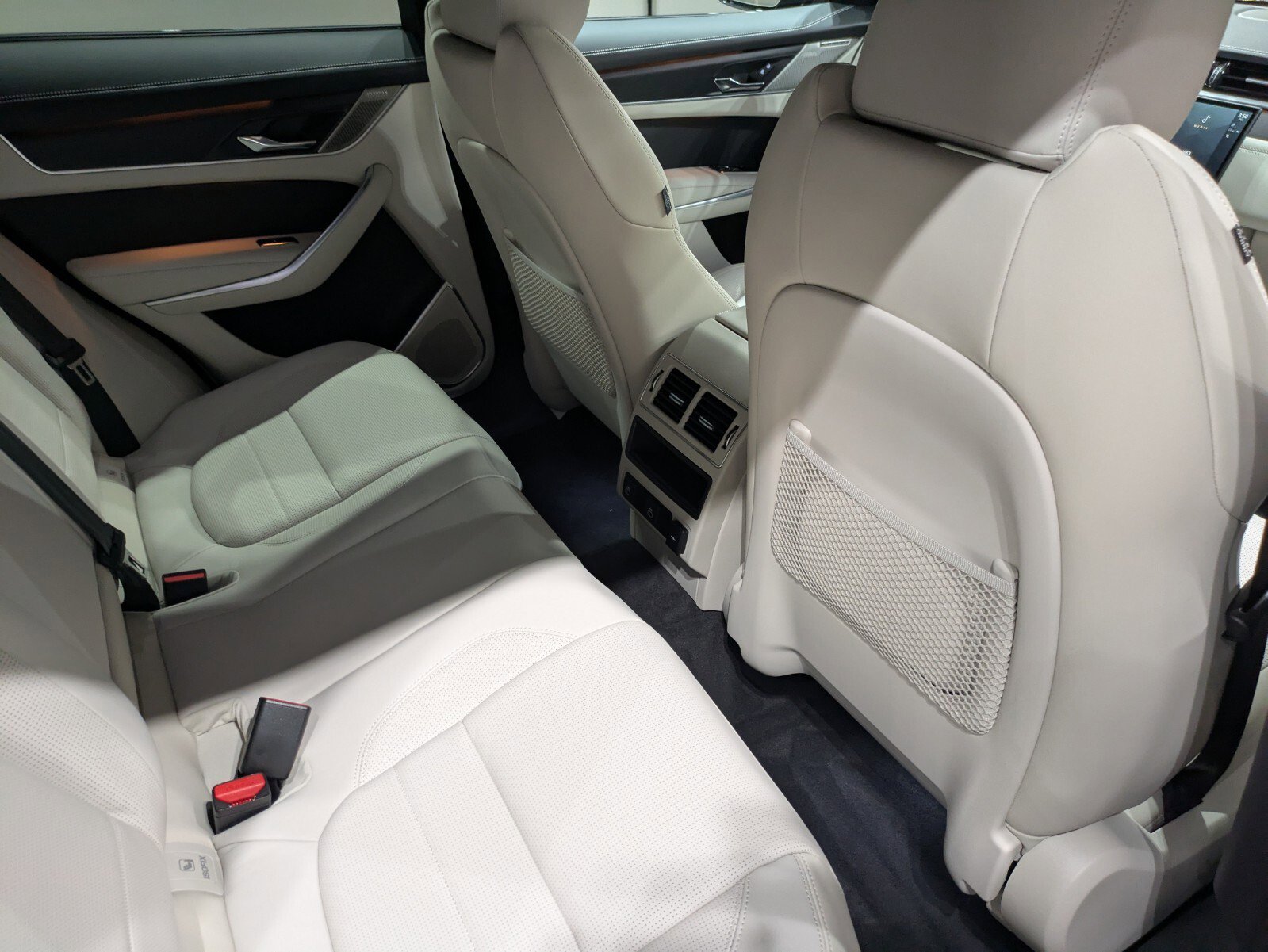 New 2026 Jaguar F-PACE R-Dynamic S image 22