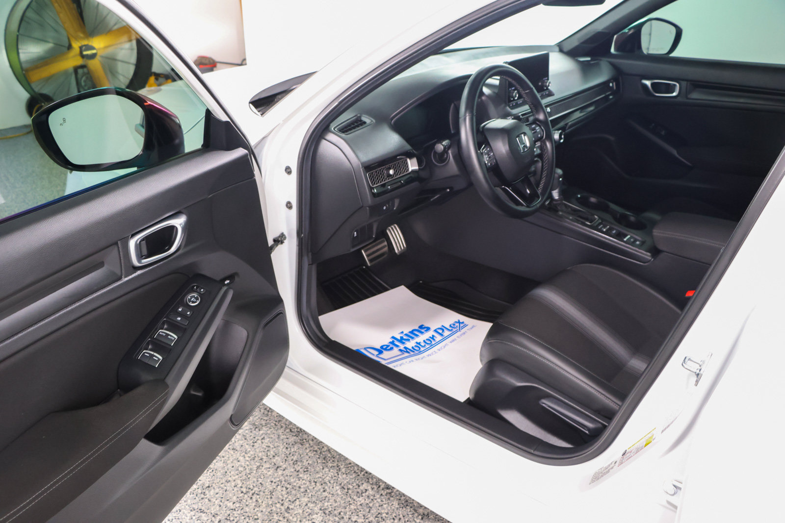 Used 2025 Honda Civic Sport image 3