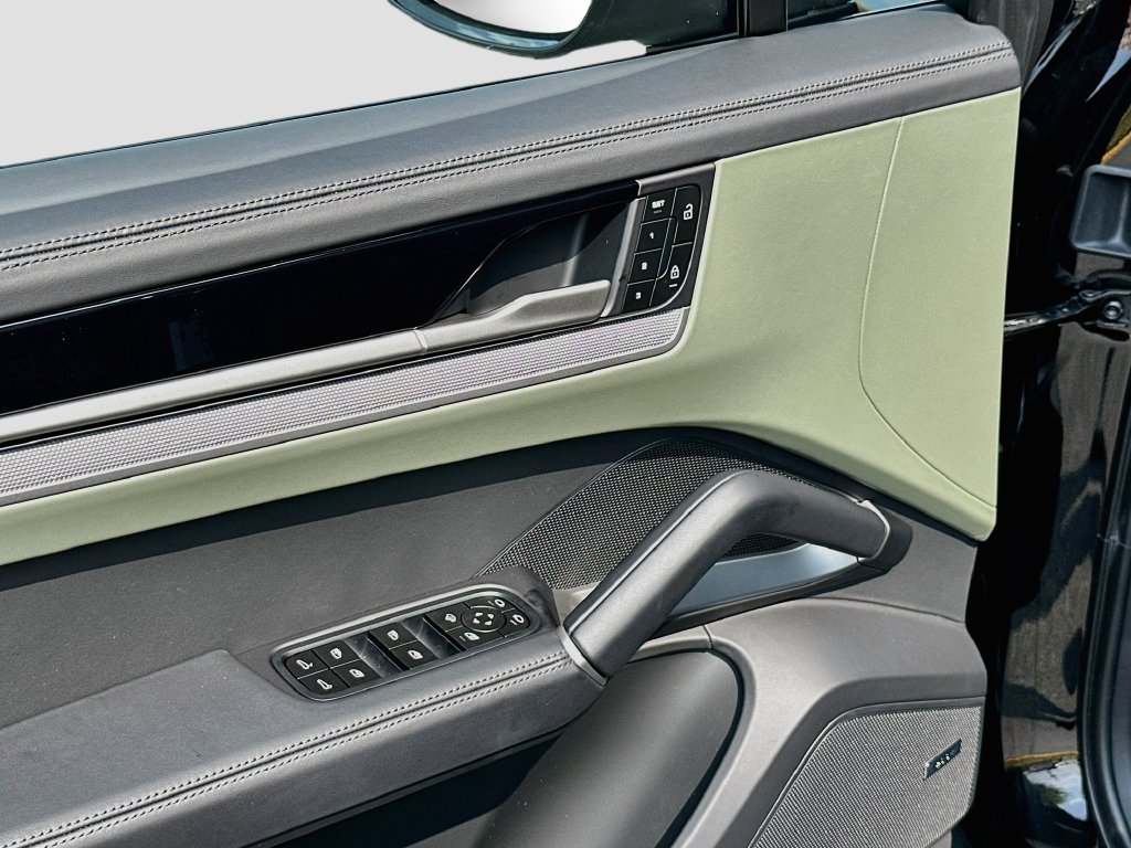 New 2026 Porsche Cayenne Coupe AWD/4WD image 20