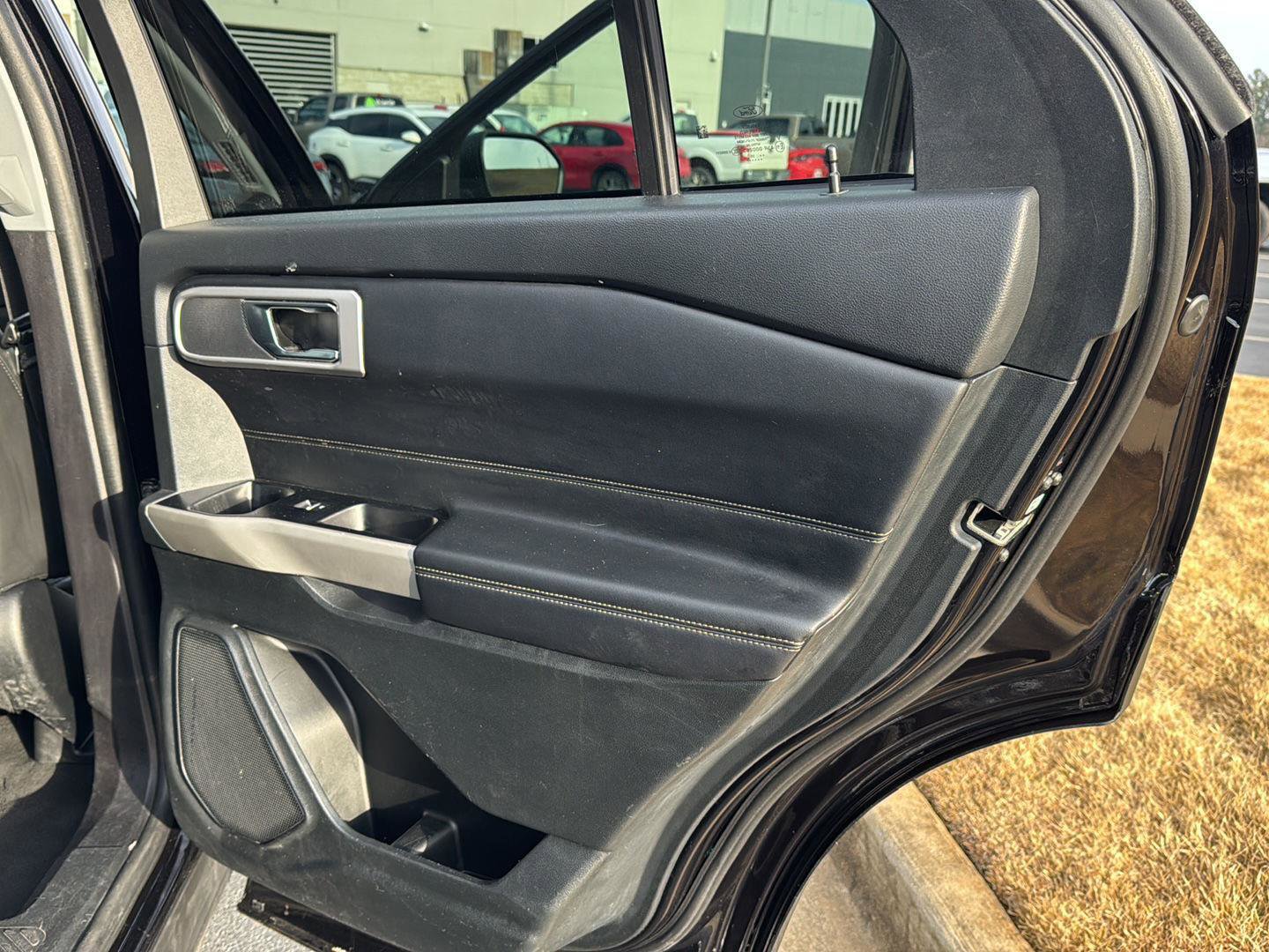 Used 2022 Ford Explorer XLT w/ Equipment Group 202A image 13