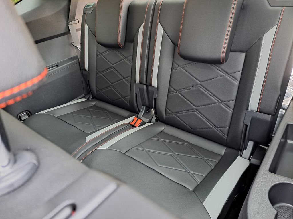 Used 2025 Volkswagen Atlas Peak Edition SE image 23