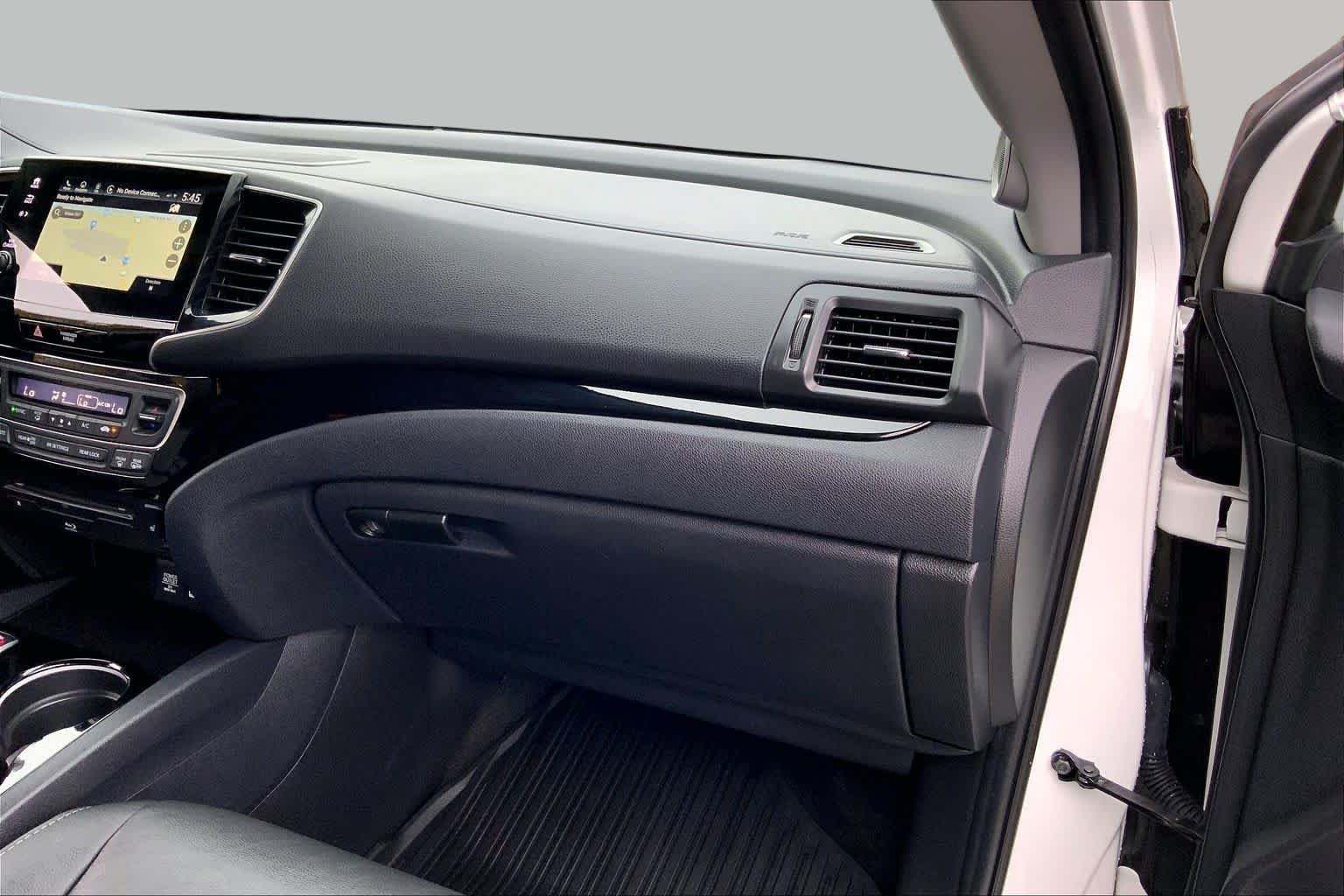 Certified 2020 Honda Pilot Touring image 19