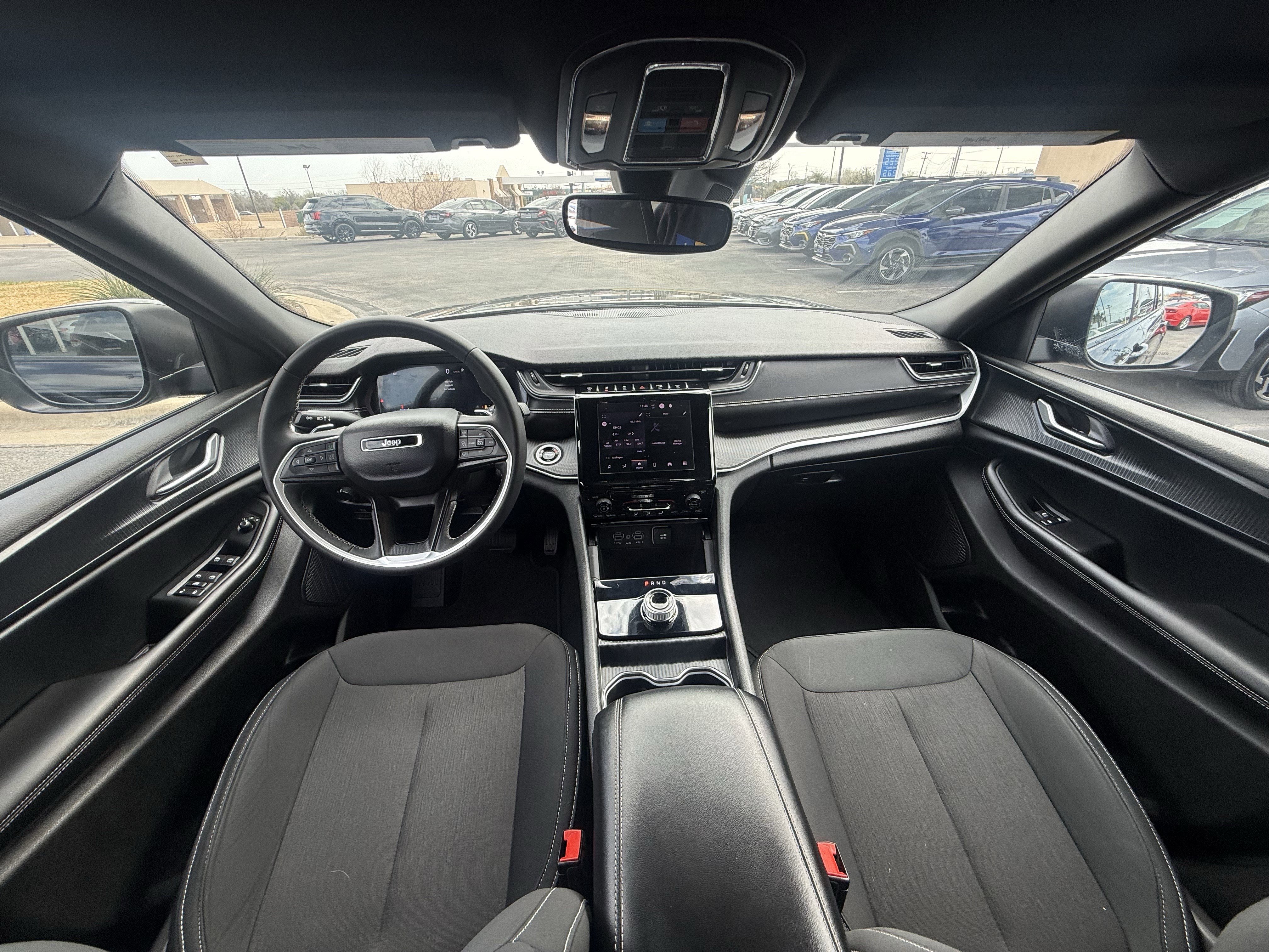 Used 2024 Jeep Grand Cherokee L Laredo image 22