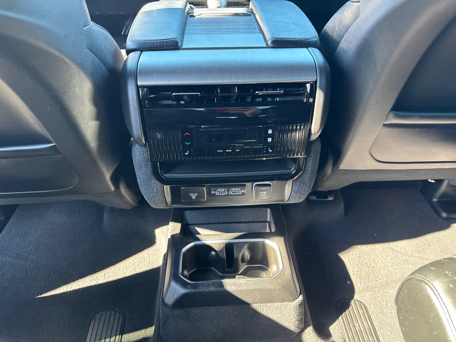 Used 2024 Jeep Wagoneer Series II image 29