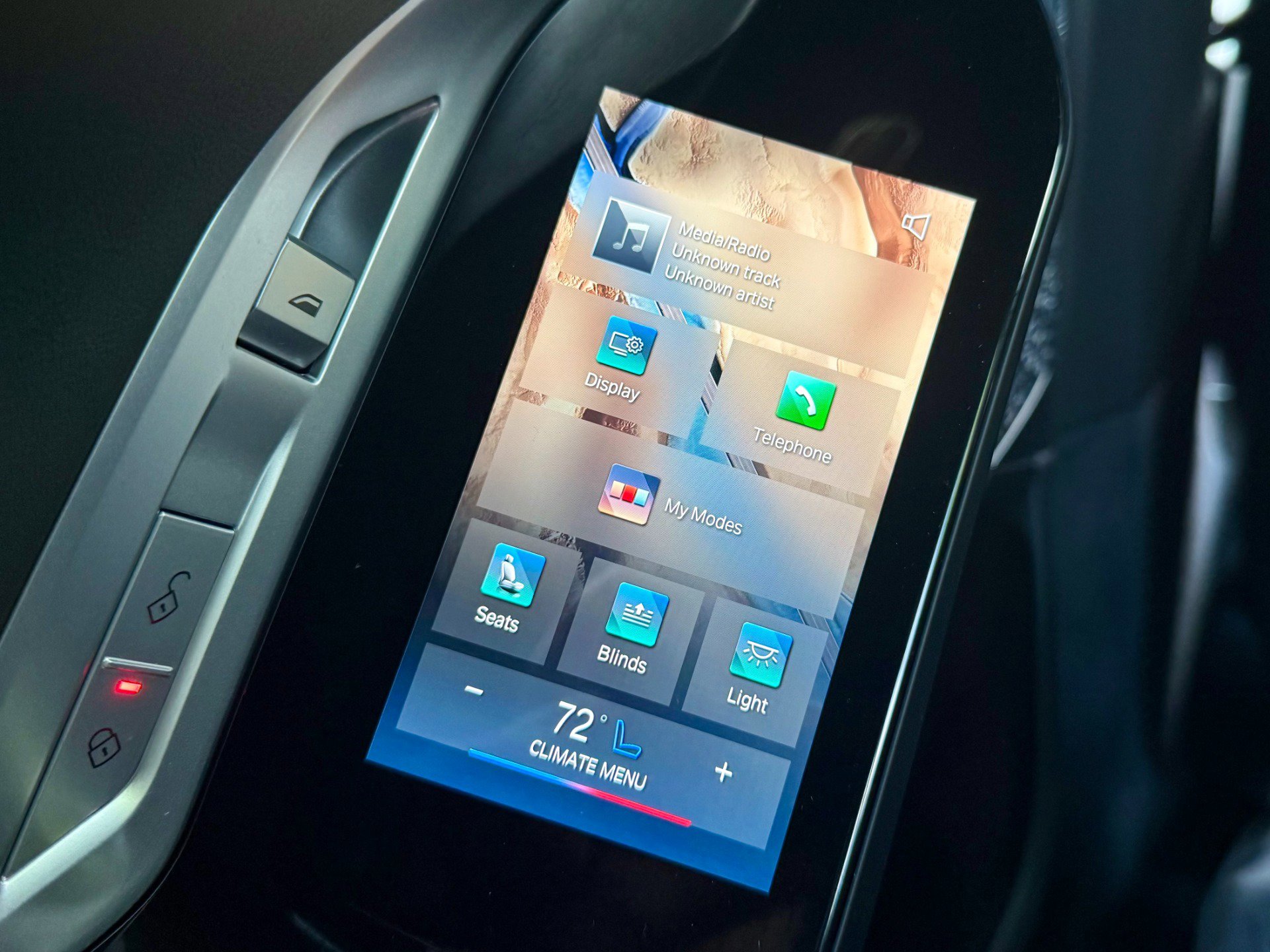 Used 2025 BMW 760i xDrive w/ Executive Package AWD/4WD image 38