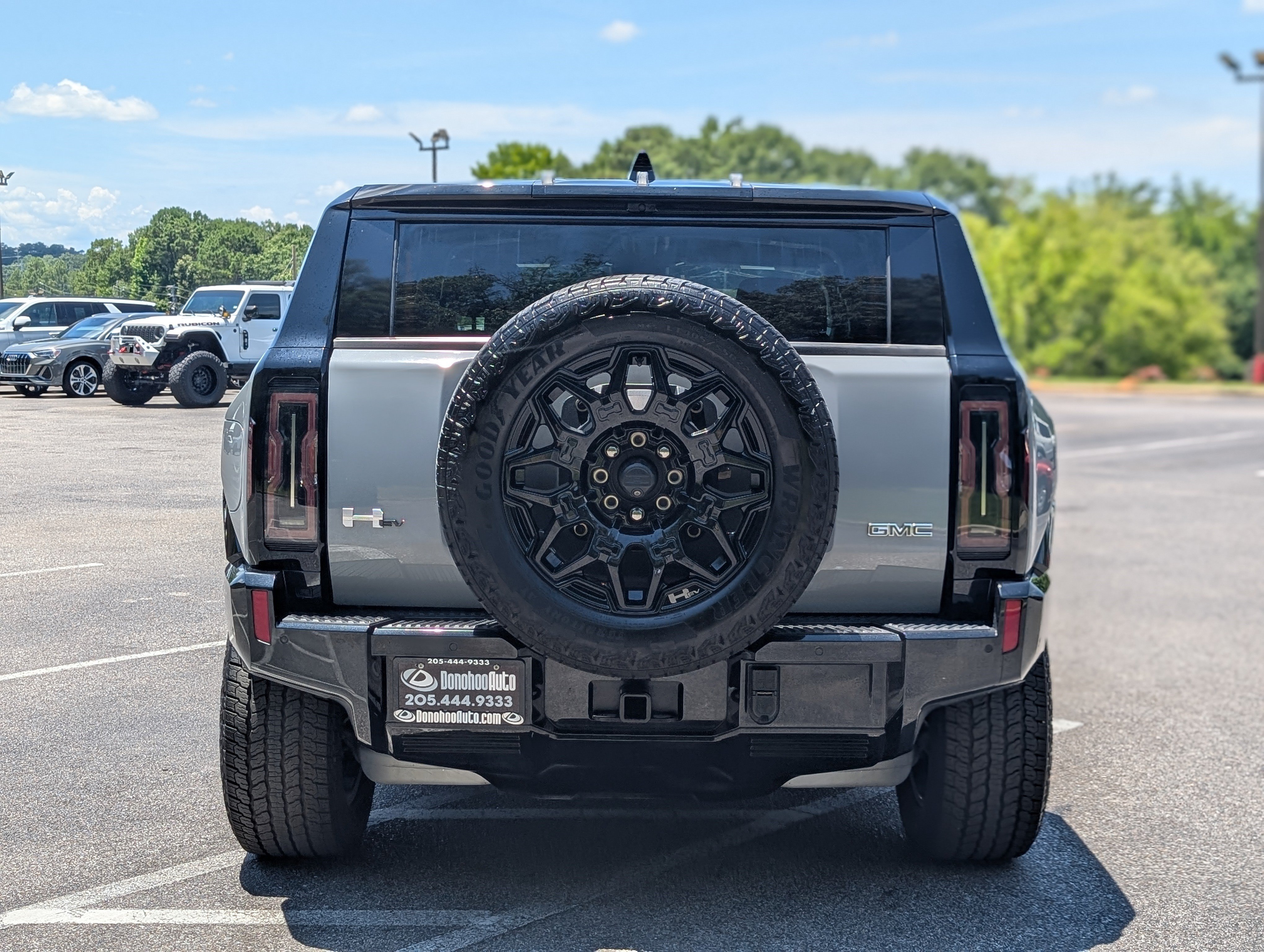 Used 2025 GMC Hummer EV 2X AWD/4WD image 8