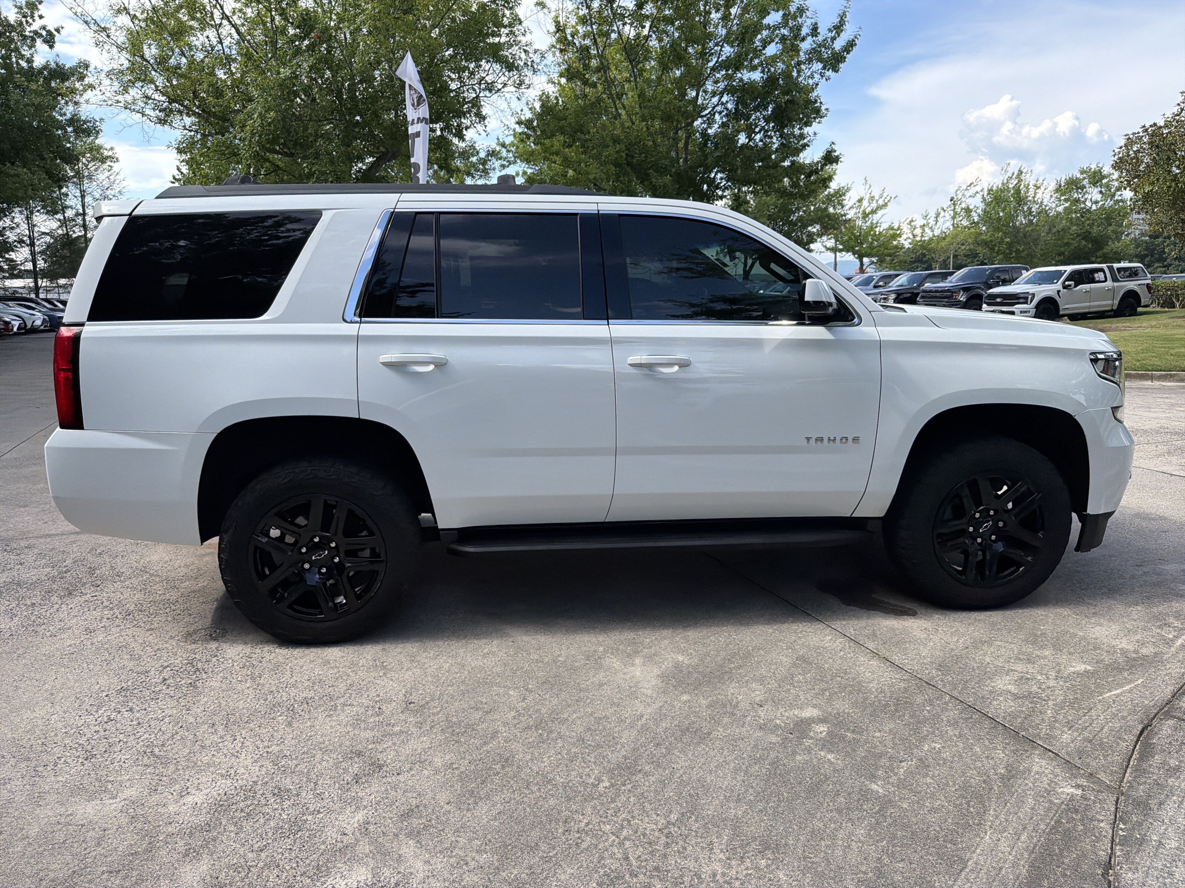 Used 2019 Chevrolet Tahoe LS AWD/4WD image 11