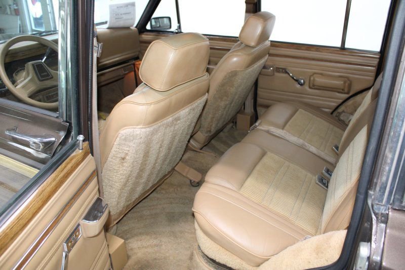 Used 1987 Jeep Grand Wagoneer image 31