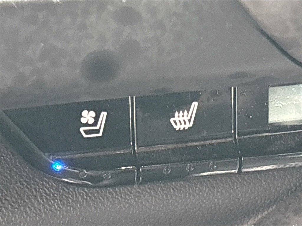 Used 2020 Chevrolet Camaro SS image 20