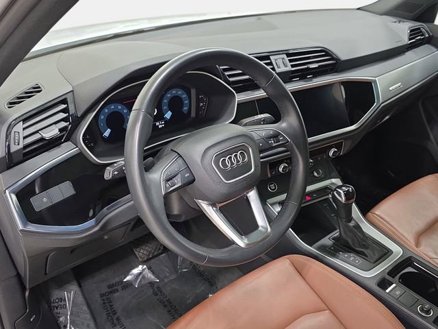 Used 2022 Audi Q3 2.0T Premium w/ Convenience Package AWD/4WD image 16