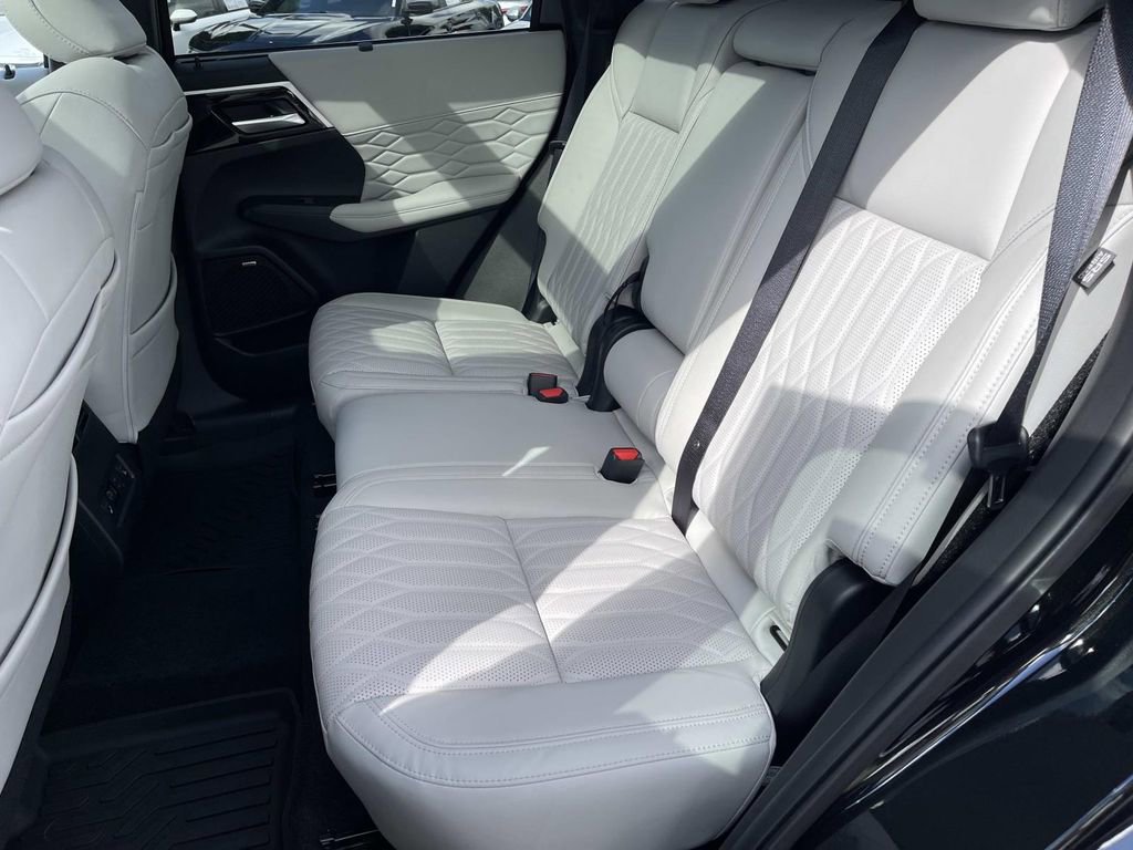 New 2025 Mitsubishi Outlander SEL image 18