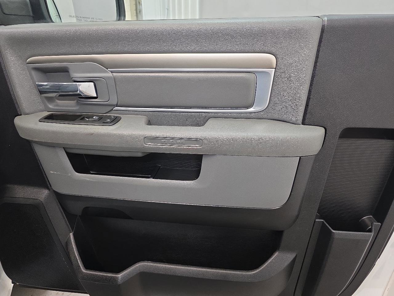 Used 2013 RAM 1500 Classic SLT RWD image 30
