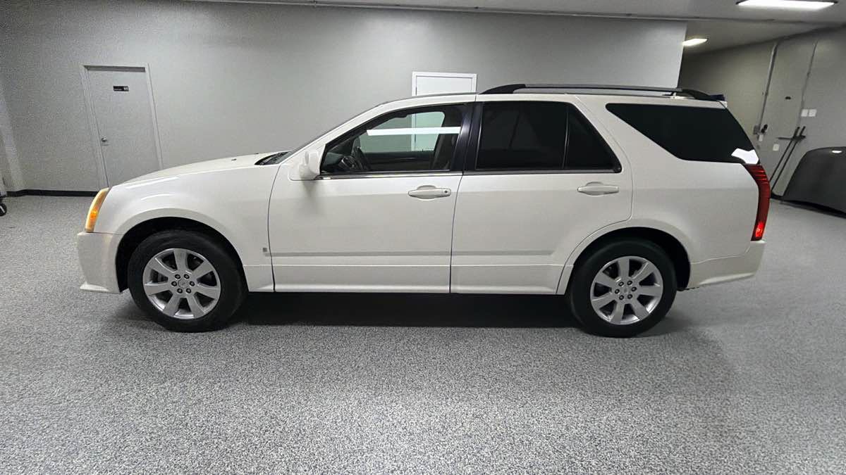 Used 2007 Cadillac SRX RWD image 6