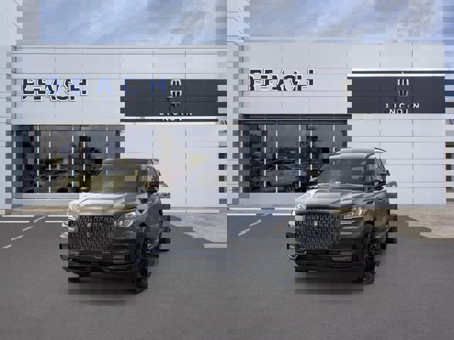 New 2026 Lincoln Corsair Premiere image 3