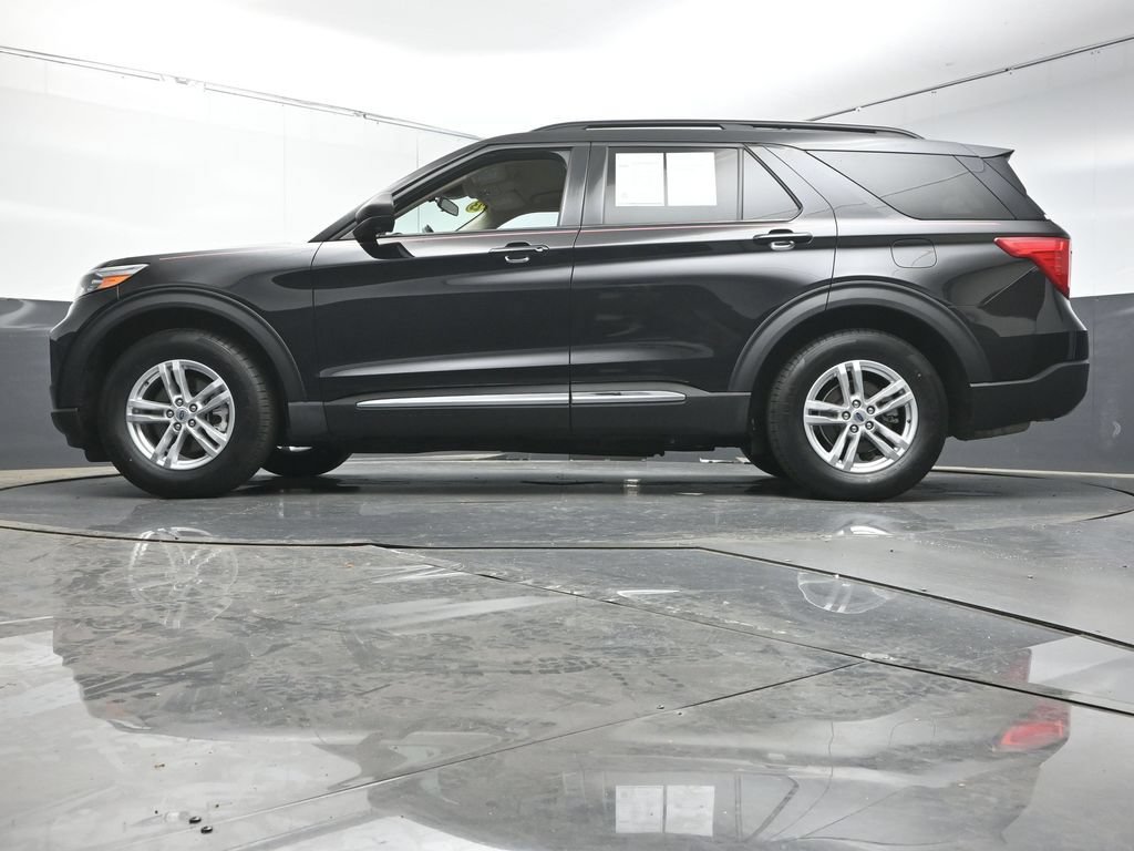 Used 2023 Ford Explorer XLT w/ Equipment Group 202A RWD image 36