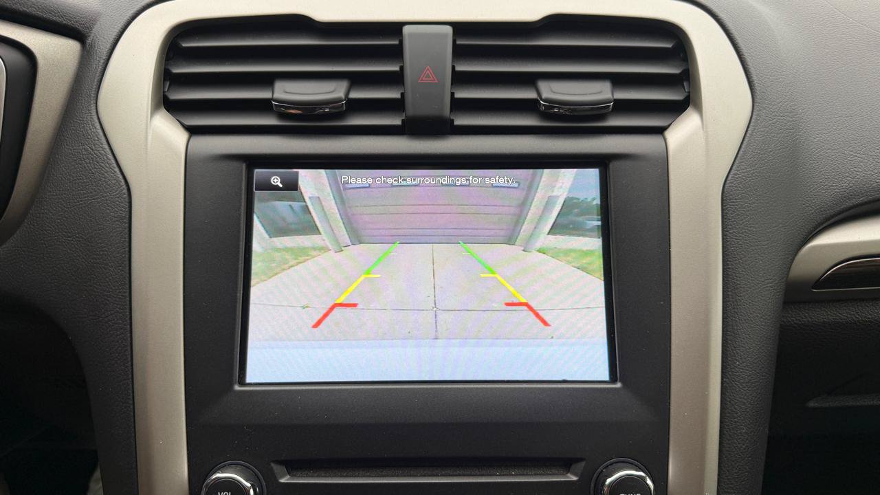 Used 2016 Ford Fusion Energi SE FWD image 17