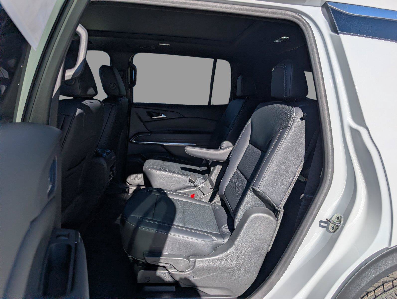 New 2027 Chevrolet Traverse LT w/ Driver Confidence Package FWD image 19