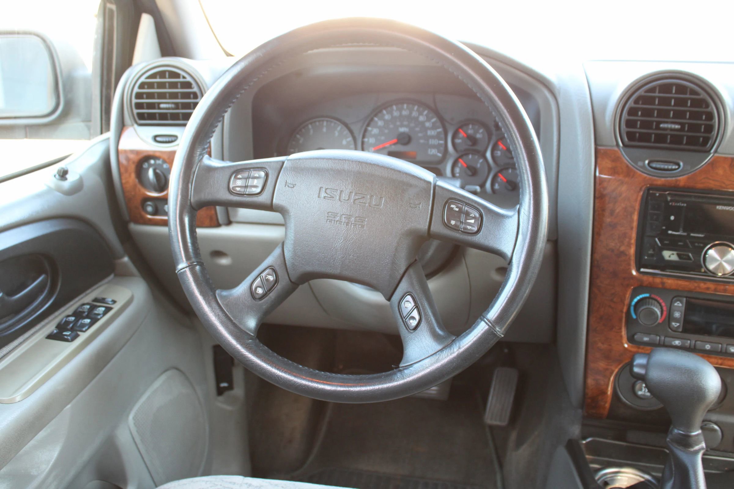 Used 2003 Isuzu Ascender S image 12