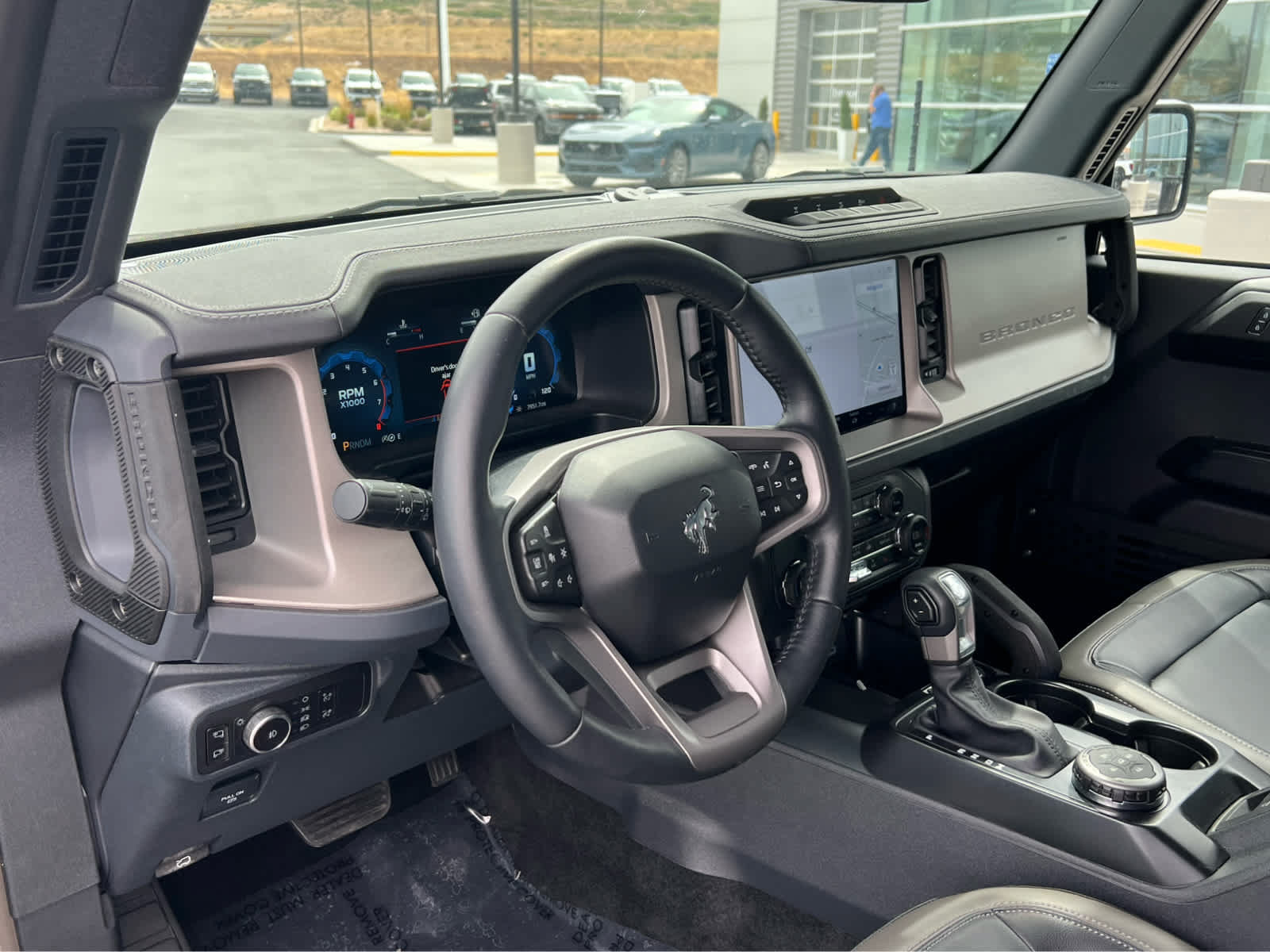 Used 2025 Ford Bronco Outer Banks w/ Sasquatch Package AWD/4WD image 28