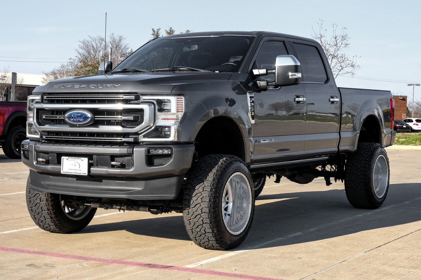 Used 2022 Ford F250 Platinum w/ FX4 Off-Road Package AWD/4WD image 9