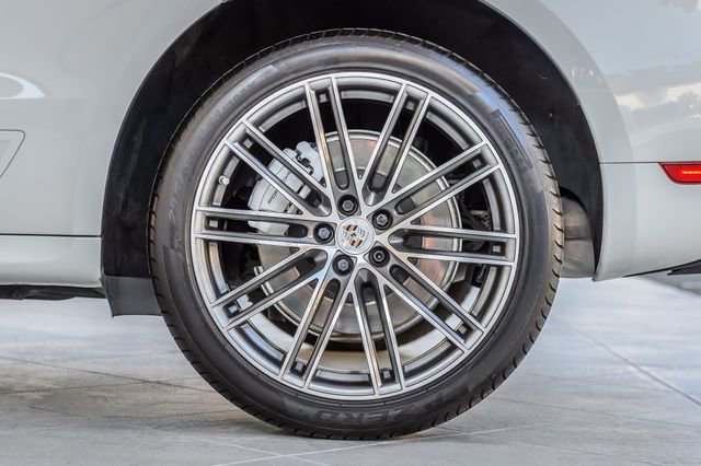 Used 2020 Porsche Macan Turbo image 14