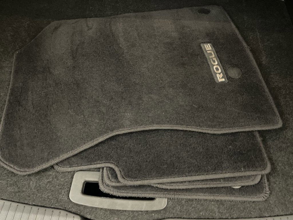 Used 2022 Nissan Rogue S image 29