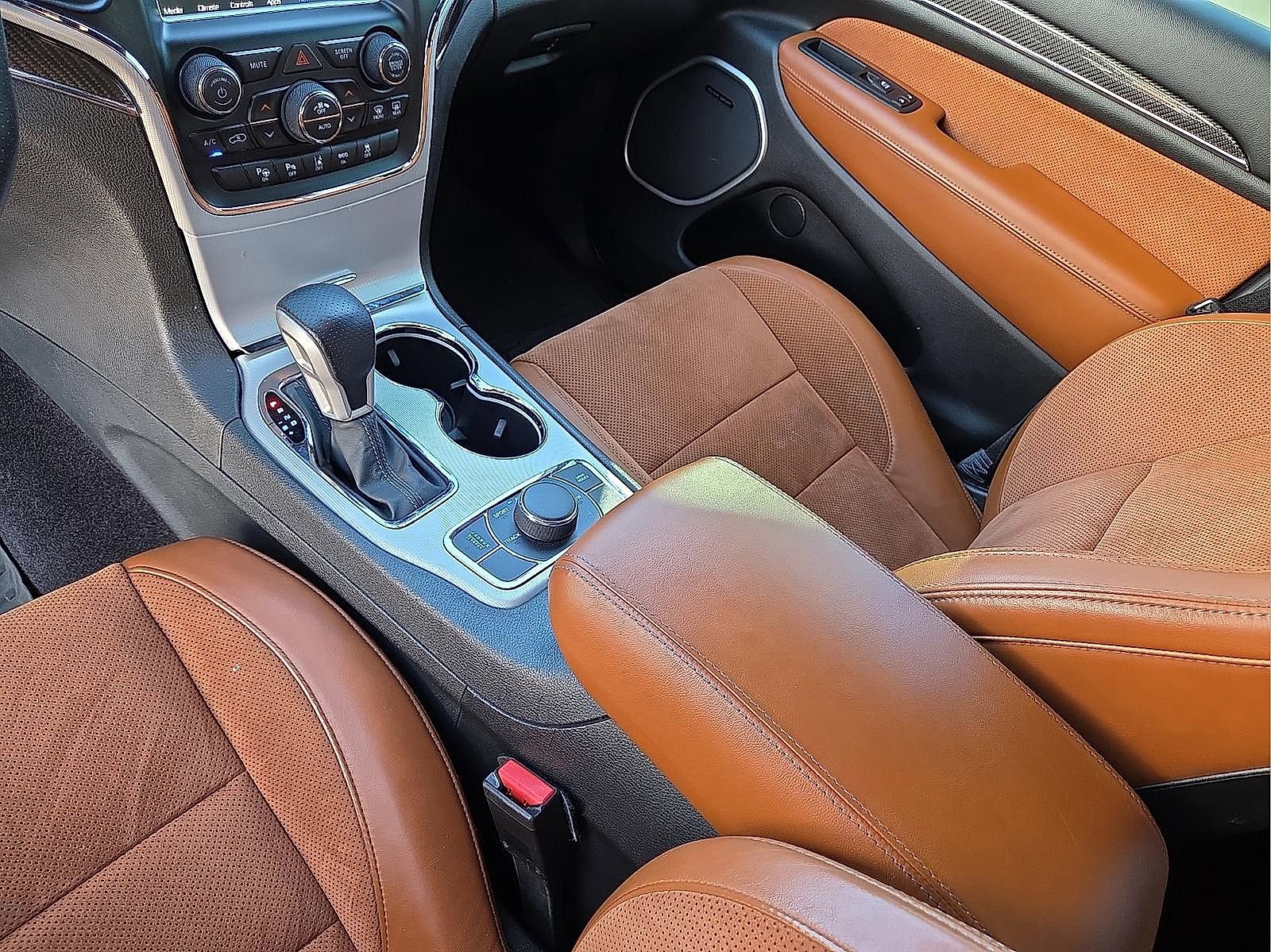 Used 2018 Jeep Grand Cherokee SRT w/ Trailer Tow Group IV image 25